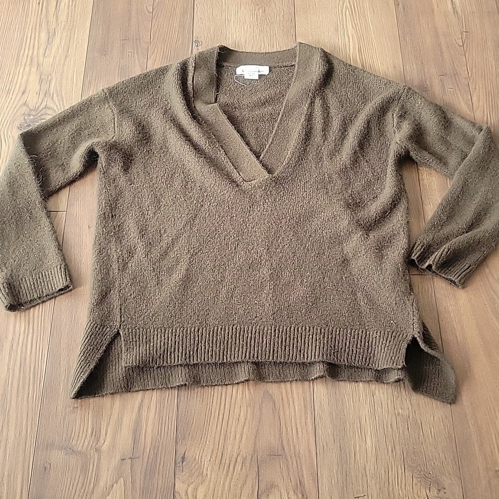 Brown v-neck Super Soft Comfy Oversized sweater, Size Small